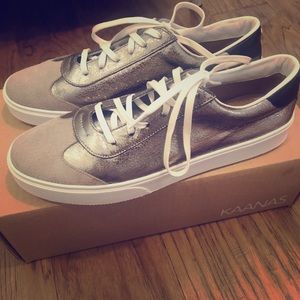 Kaanas Sneakers - Size 10 - BRAND NEW